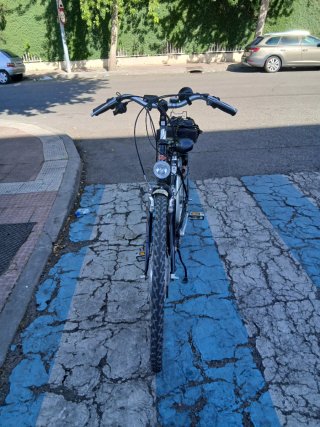 Bicicleta Eléctrica Urbana Negra