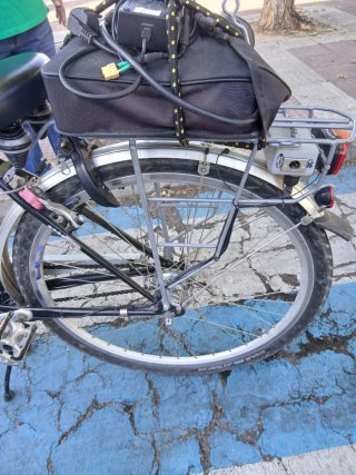 Bicicleta Eléctrica Urbana Negra
