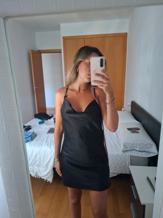 Vestido satinado negro