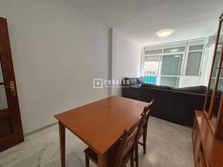 Piso en alquiler en Los Remedios en Sevilla