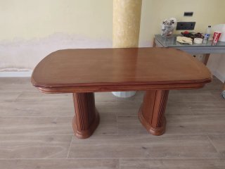Mesa de comedor de madera maciza