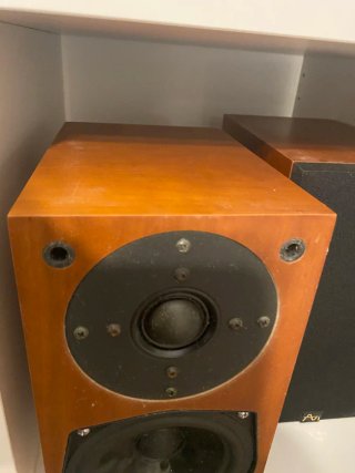 Altavoces mini monitores AVI nu neutron