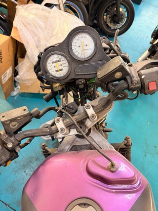 Suzuki GSXR 750 1985 - Para piezas o restaurar.