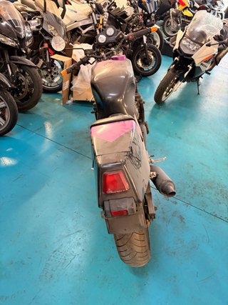 Suzuki GSXR 750 1985 - Para piezas o restaurar.