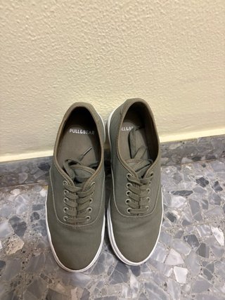 Zapatillas Pull&Bear verde caqui talla 39