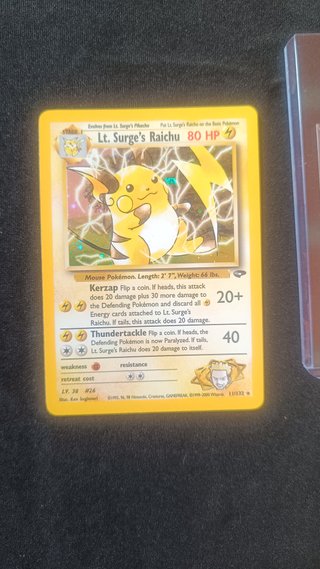NM Lt. Surge's Raichu Gym Holo Carta Pokemon PSA