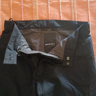 Pantalón Moto Revit