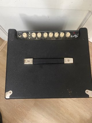 Amplificador Bajo Fender Rumble 100