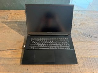 Dream Machines V17 Laptop Gaming