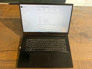 Dream Machines V17 Laptop Gaming
