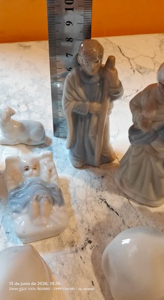Belén porcelana 11 figuras tipo Lladró