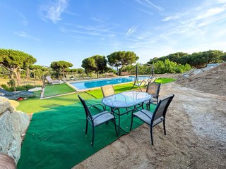Alquiler zona piscina con bbq para celebraciones
