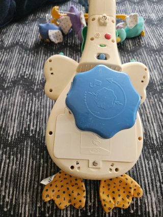 Mamá pato móvil musical de cuna Vtech.