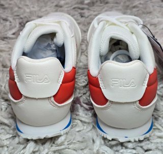 Zapatillas Fila Blancas y Rojas