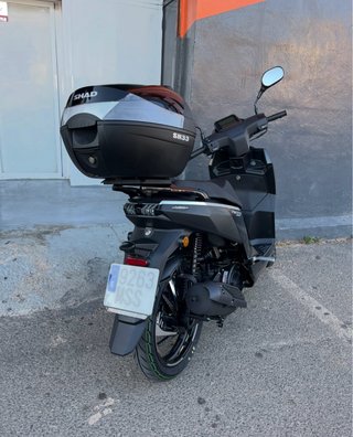 Peugeot Scooter 125cc Negra Automática