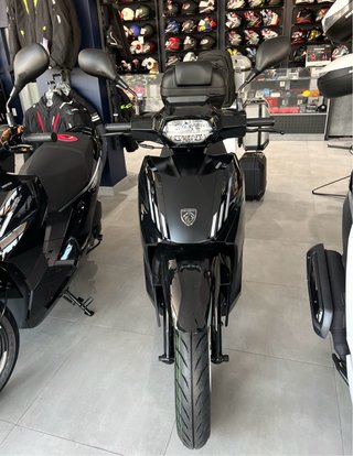 Peugeot Scooter 125cc Negra Automática