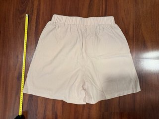 Pantaloncini corti, donna in cotone