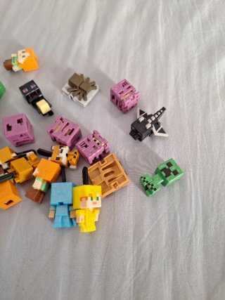 Figuras Minecraft Kinder Joy
