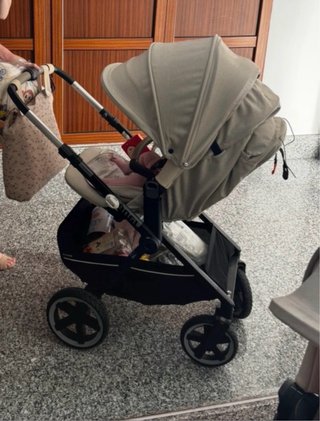 Cochecito y silla de paseo + plastico + sombrilla