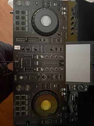 Pioneer DJ XDJ-RX3 con caja