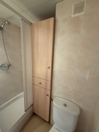 Armario de madera para baño