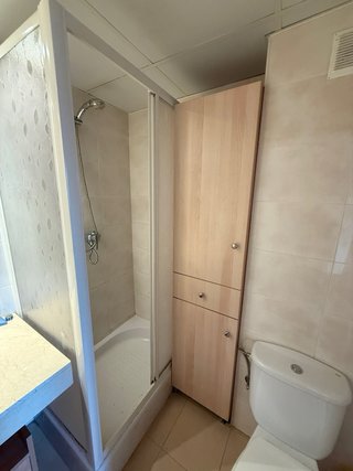 Armario de madera para baño