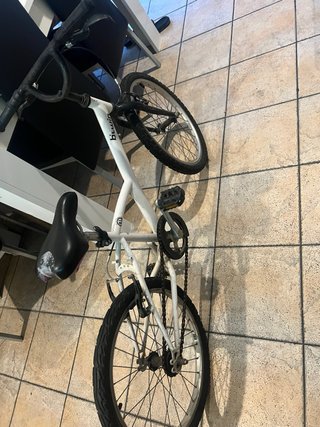 Bicicleta infantil blanca