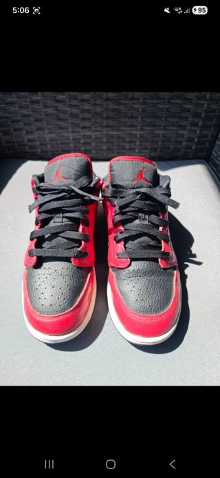 Zapatillas Nike Air Jordan 1 Low Rojas y Negras