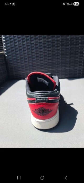 Zapatillas Nike Air Jordan 1 Low Rojas y Negras