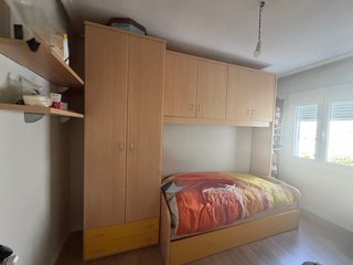 Dormitorio juvenil haya y mostaza