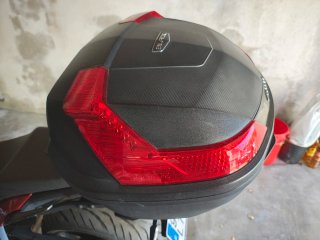 Baúl Givi Blade 37L