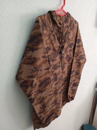 Cortavientos militar camuflaje