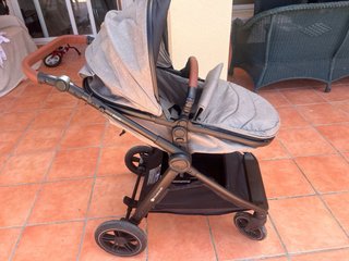 Carrito de bebé Kinderkraft con silla de coche