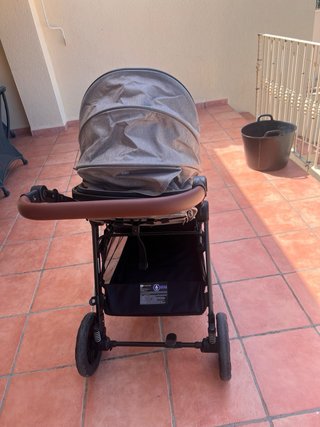 Carrito de bebé Kinderkraft con silla de coche