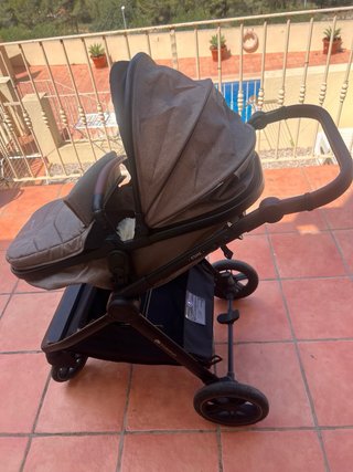 Carrito de bebé Kinderkraft con silla de coche