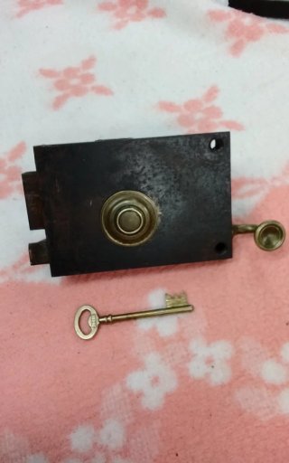 Cerradura antigua