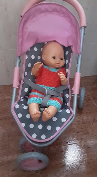 Silleta para muñecos con estampado de lunares