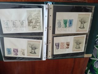 Álbum de sellos: 120 sobres Primer Día