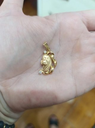 Medalla Virgen Niña Oro 18k