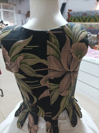 Justillo fallera brocado floral