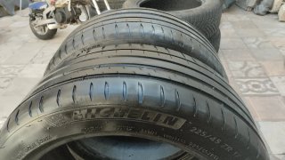 2X35€225/45ZR17 91Y Michelin Pilot Sport 4