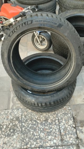 2X35€225/45ZR17 91Y Michelin Pilot Sport 4