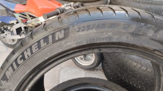 2X35€225/45ZR17 91Y Michelin Pilot Sport 4