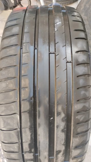 2X35€225/45ZR17 91Y Michelin Pilot Sport 4