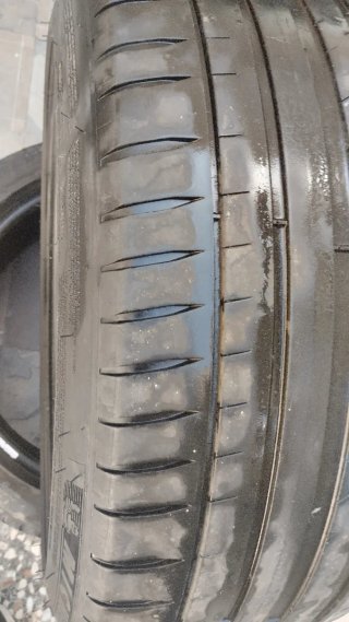 2X35€225/45ZR17 91Y Michelin Pilot Sport 4
