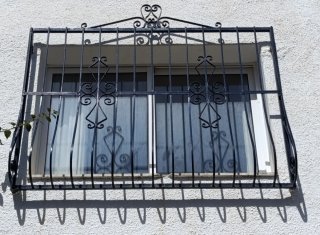 Reja de forja para ventana