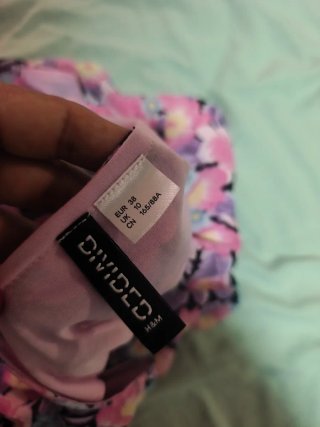 Vestido floral rosa manga corta