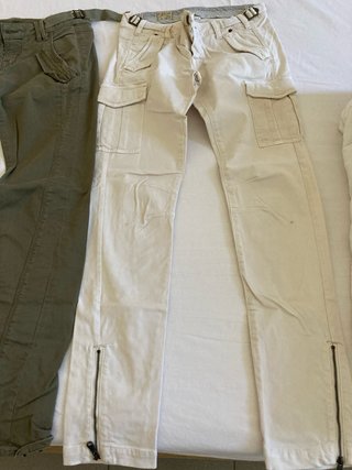 Pantaloni 2 paia donna verdi cargo. E beige