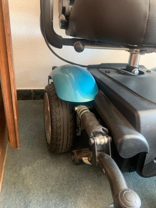 SILLA DE RUEDAS ELÉCTRICA AZUL METAL R300