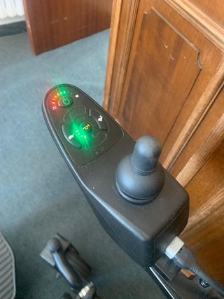 SILLA DE RUEDAS ELÉCTRICA AZUL METAL R300
